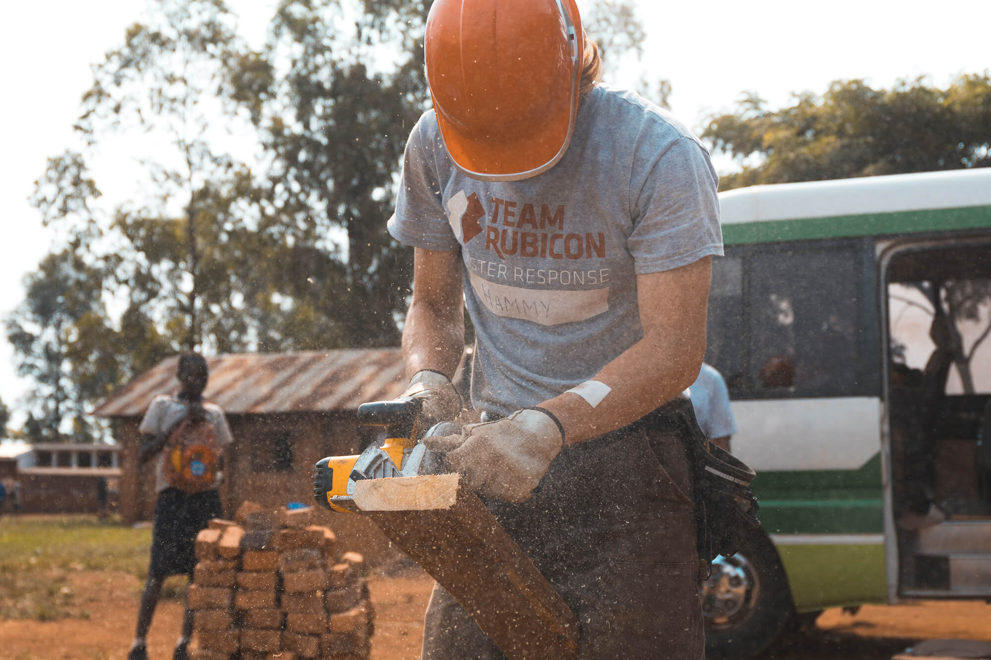 Volunteer-working